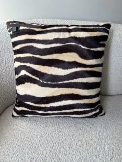 Merkloos Warmpi Verwarmd Sierkussen - Zebra -Merkloos 439b7ce98d7ebf4b