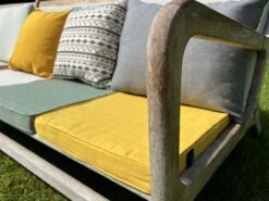 Merkloos Warmpi Verwarmd Outdoor Zitkussen - Yellow -Merkloos e6a6eba42c1e99b7